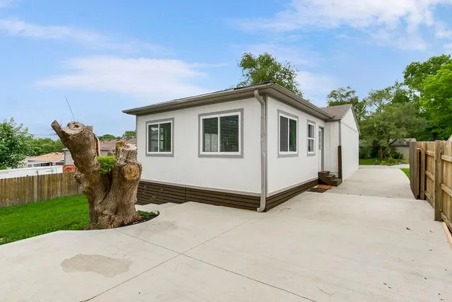 $325,000 | 8253 Orient Drive, Kansas City, KS 66112