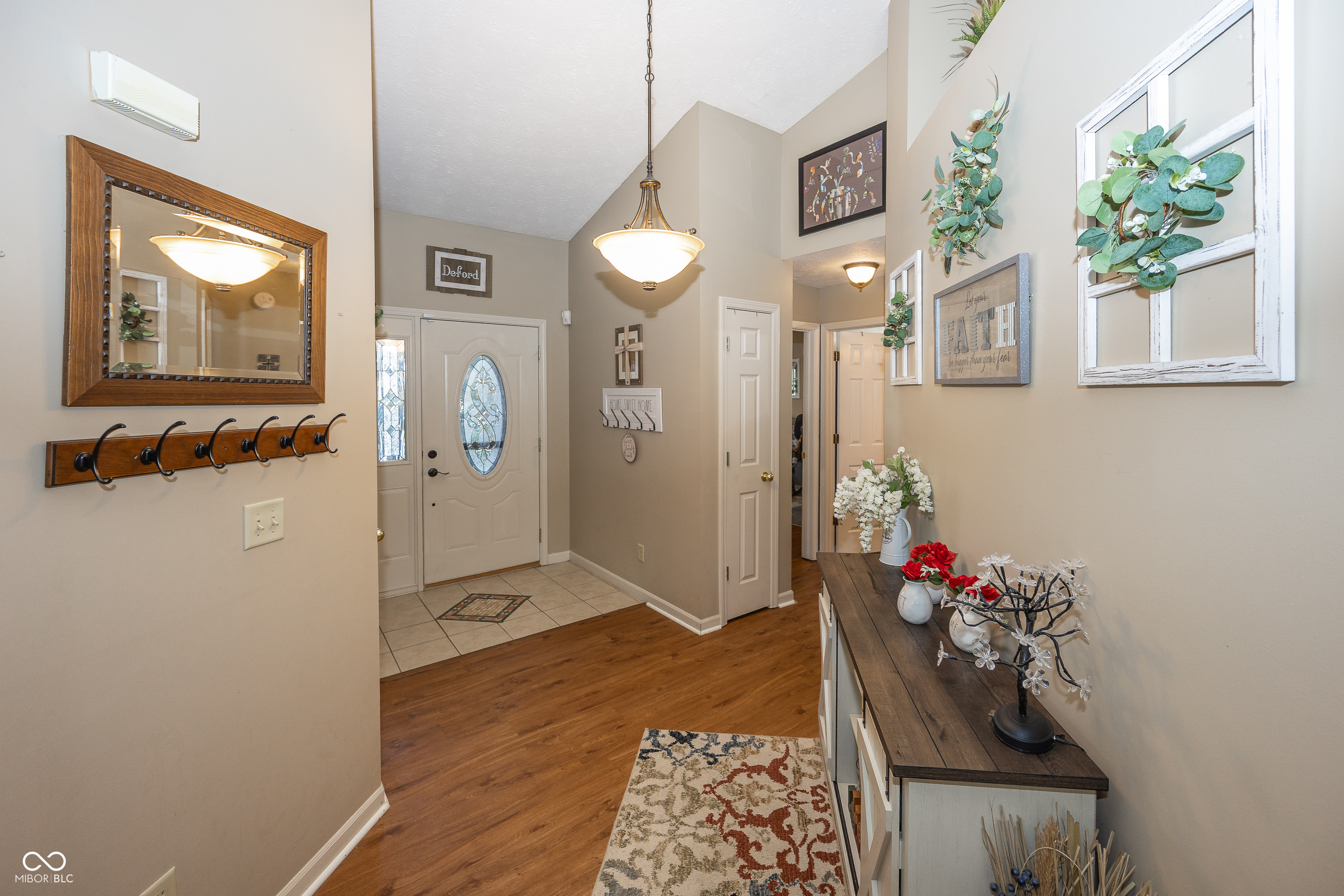 6011 Timberland Way Indianapolis, IN 46221 - Photo 3 of 26