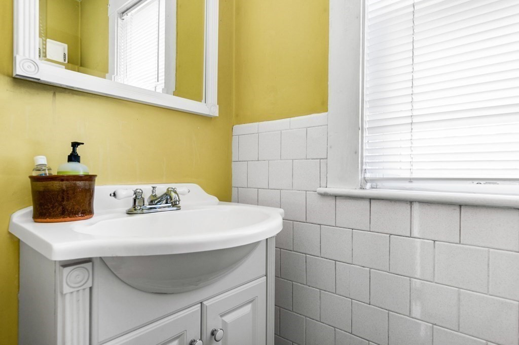 32 Bateswell Road Boston, MA 02124 - Photo 17 of 42 Gallery Image 17
