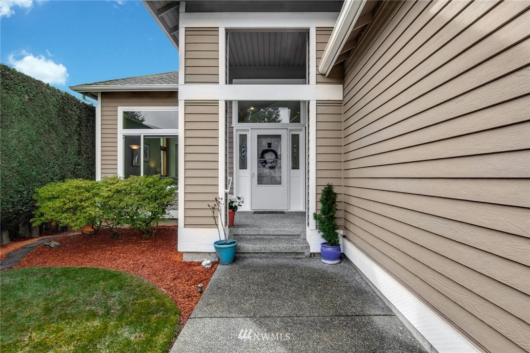 4619 Northeast 21st Place Renton, WA 98059 - Photo 2 of 28 Gallery Image 2