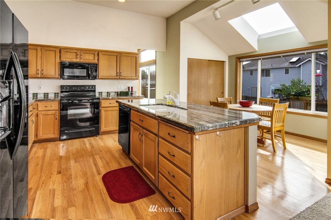 4619 Northeast 21st Place Renton, WA 98059 - Photo 12 of 28 Gallery Image 12