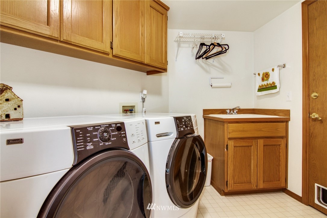 4619 Northeast 21st Place Renton, WA 98059 - Photo 17 of 28 Gallery Image 17