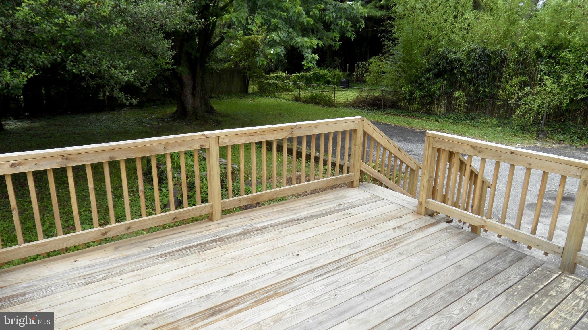 3627 Florida Road Baltimore, MD 21244 - Photo 28 of 30 Deck 12x12 with steps to ground