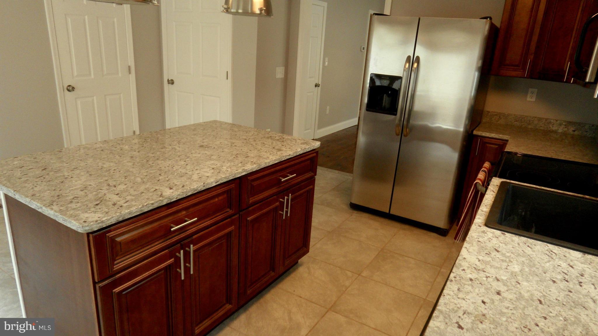 3627 Florida Road Baltimore, MD 21244 - Photo 10 of 30 Kitchen Center island
