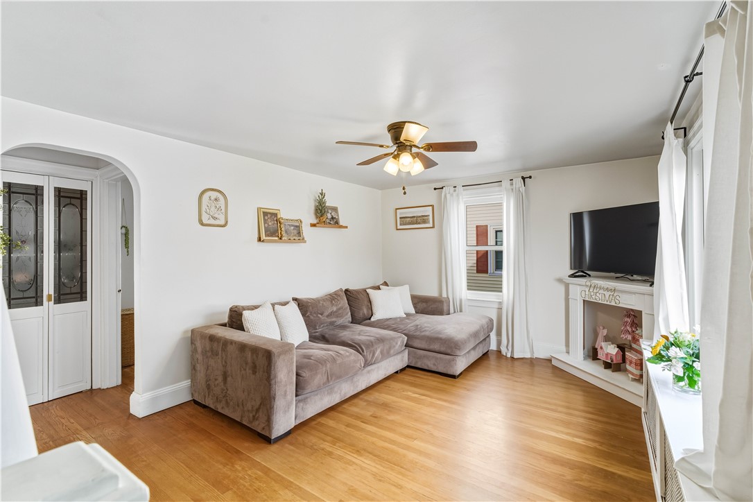 38 Bridgton Road Cranston, RI 02910 - Photo 8 of 46