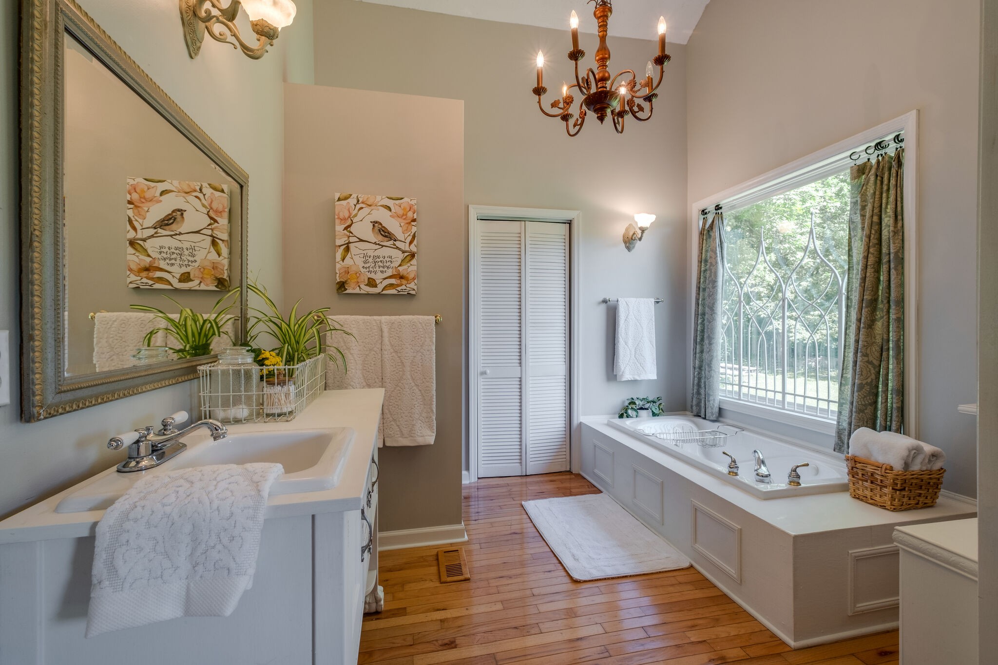 2540 Thompson Road Murfreesboro, TN 37128 - Photo 21 of 48 a spacious bathroom with a tub sink and mirror