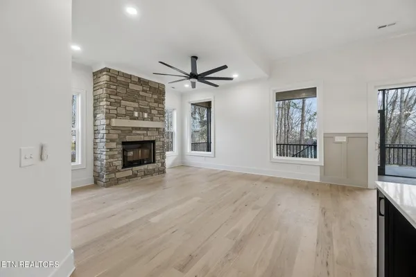 $699,000 | 124 Utsesti Way, Loudon, TN 37774