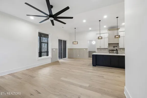 $699,000 | 124 Utsesti Way, Loudon, TN 37774