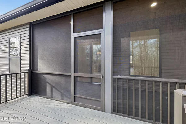 $699,000 | 124 Utsesti Way, Loudon, TN 37774