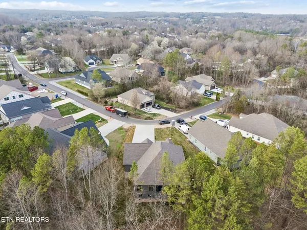 $699,000 | 124 Utsesti Way, Loudon, TN 37774