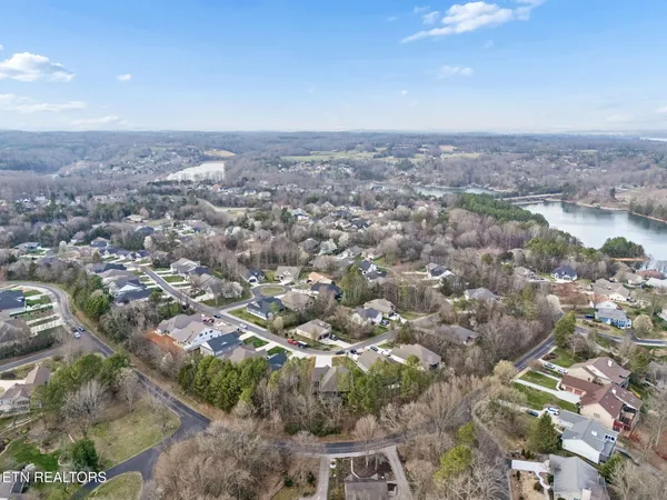 $699,000 | 124 Utsesti Way, Loudon, TN 37774
