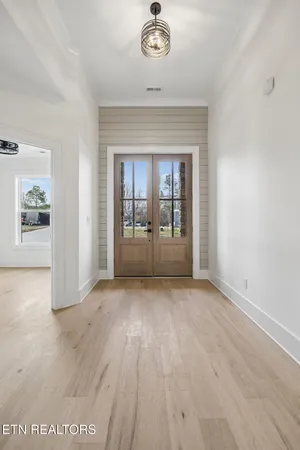 $699,000 | 124 Utsesti Way, Loudon, TN 37774