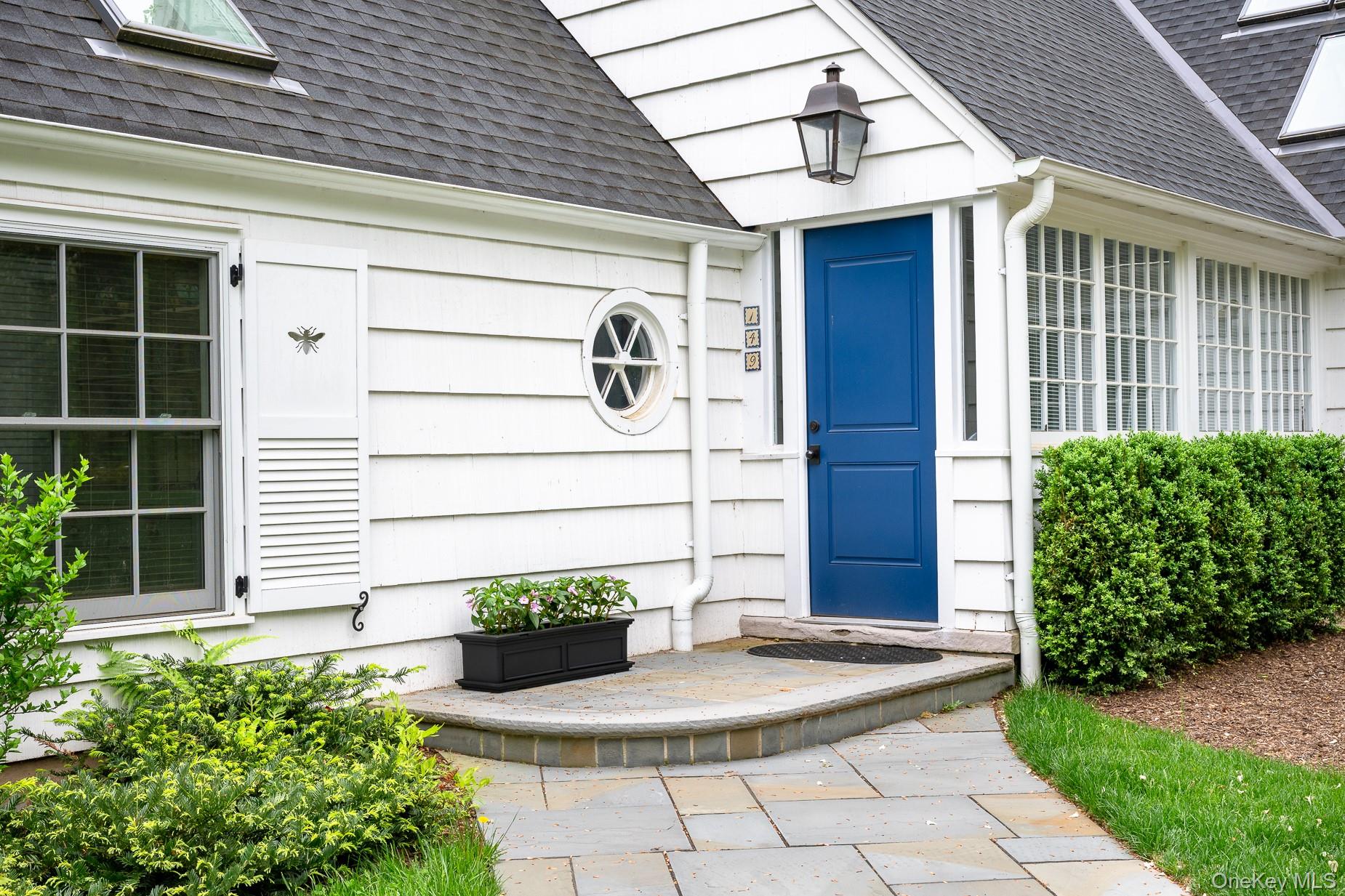 149 Washington Springs Road Palisades, NY 10964 - Photo 28 of 31 a front view of a house with garden