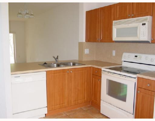 5920 Riverside Avenue, Unit 5920 Tamarac, FL 33321 - Photo 3 of 9 Kitchen