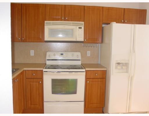 5920 Riverside Avenue, Unit 5920 Tamarac, FL 33321 - Photo 4 of 9 Kitchen