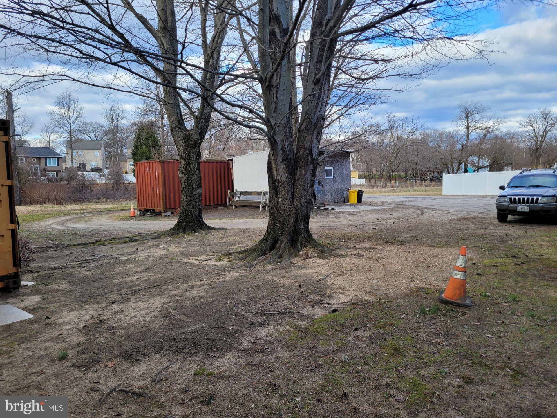 8106 Hog Neck Road Pasadena, MD 21122 - Photo 2 of 21 View from back of house
