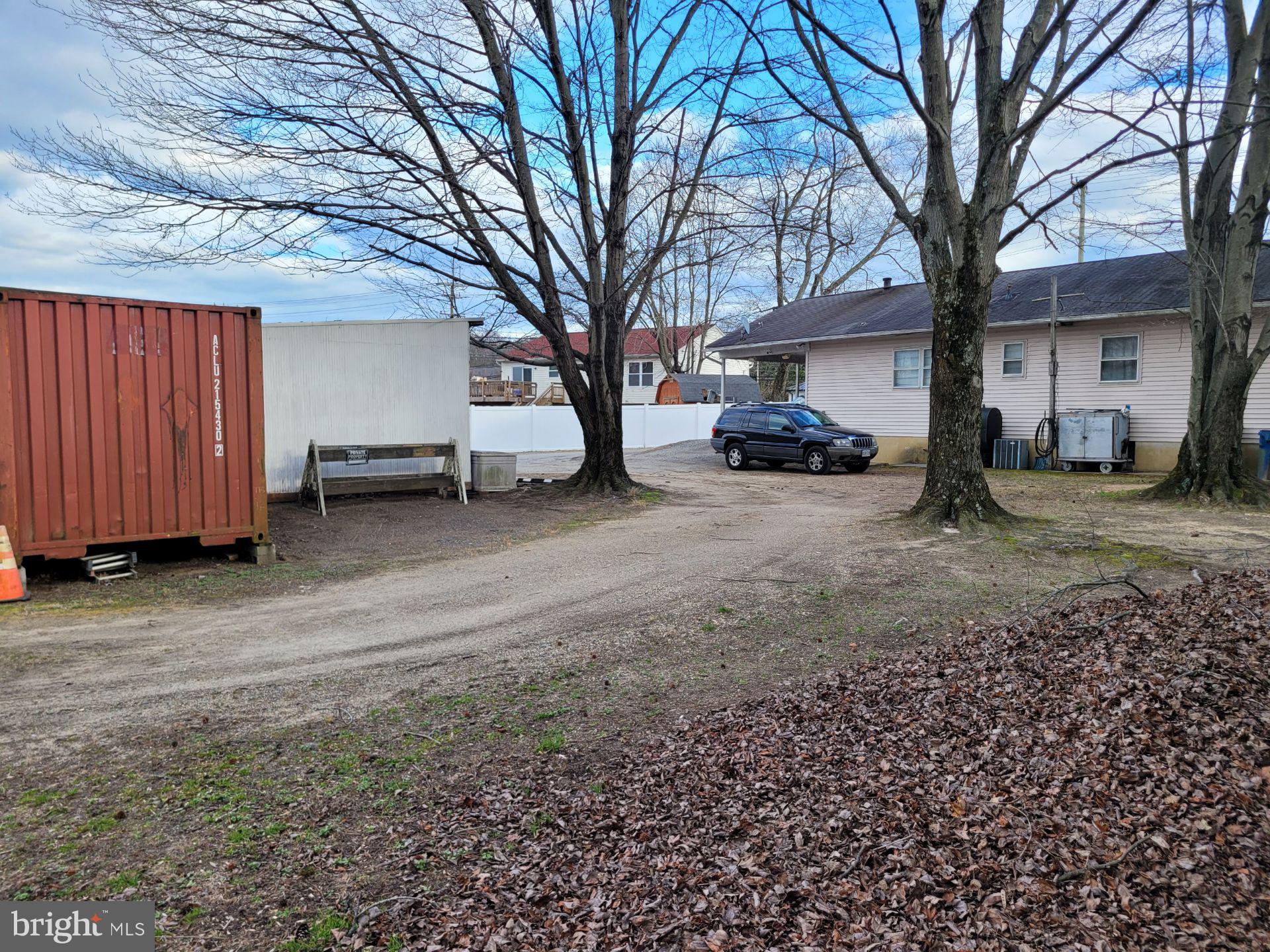 8106 Hog Neck Road Pasadena, MD 21122 - Photo 3 of 21 View of back of house