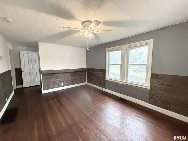 $59,900 | 205 North Plum Street, De Soto, IL 62924