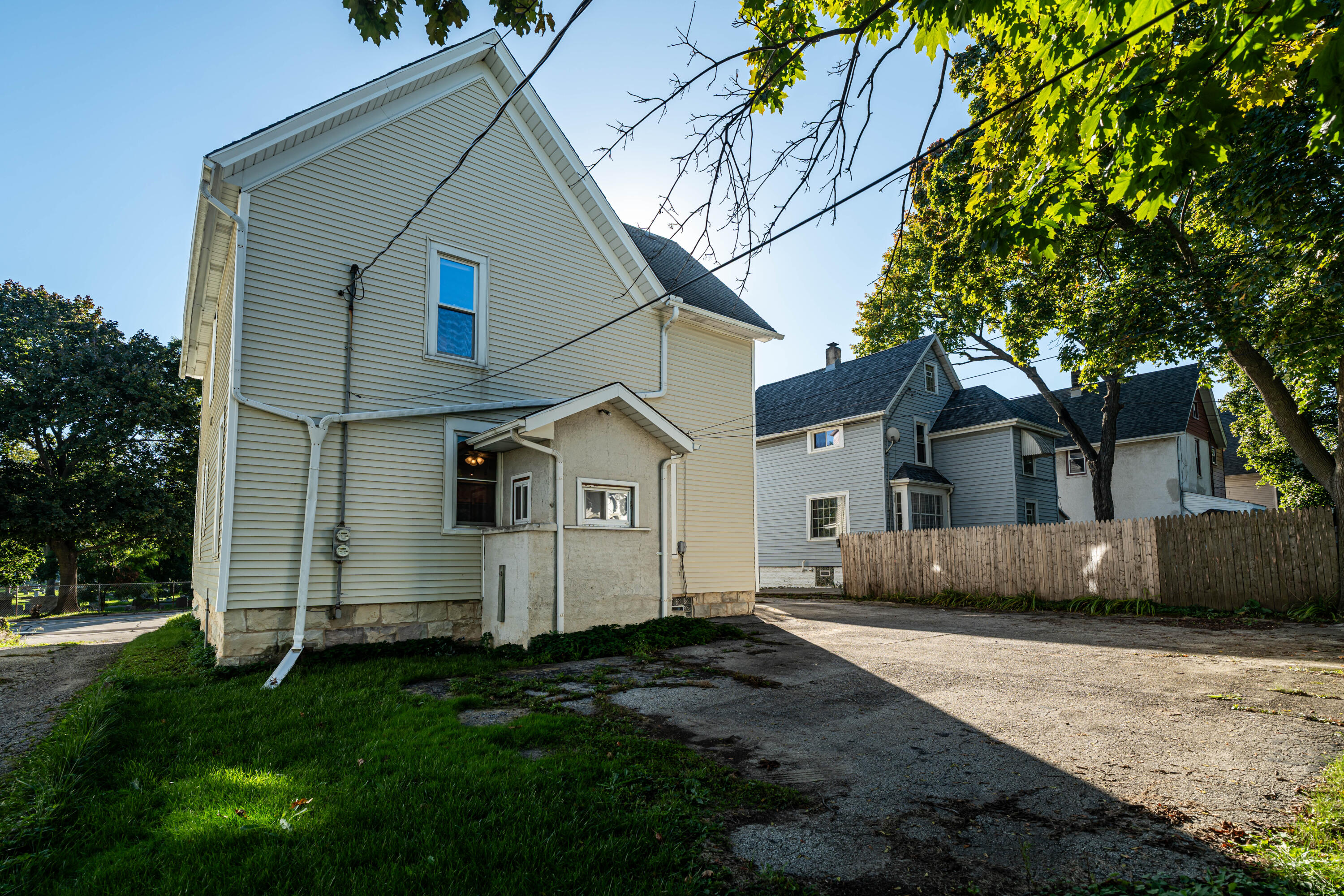 317 North Hawley Road Milwaukee, WI 53213 - Photo 32 of 41 Additional Parking