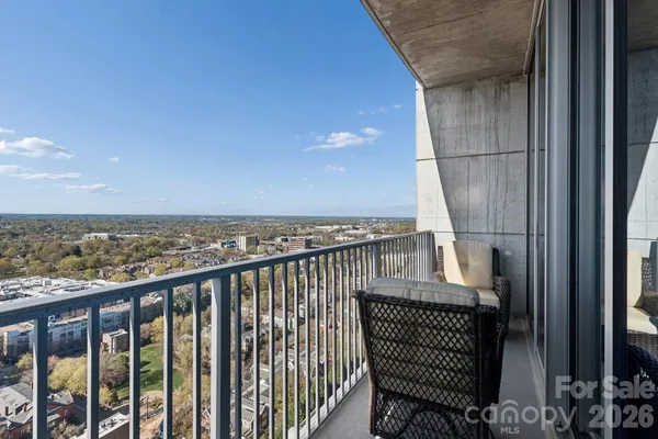 $345,000 | 210 North Church Street, Unit 2708, Charlotte, NC 28202