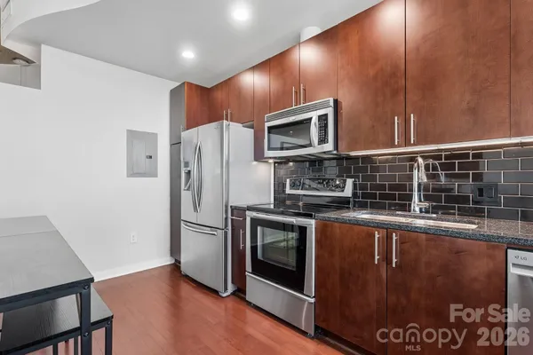 $345,000 | 210 North Church Street, Unit 2708, Charlotte, NC 28202