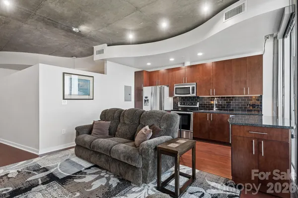 $345,000 | 210 North Church Street, Unit 2708, Charlotte, NC 28202