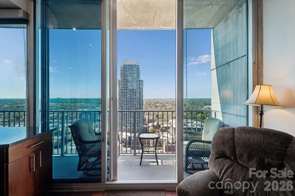 $345,000 | 210 North Church Street, Unit 2708, Charlotte, NC 28202