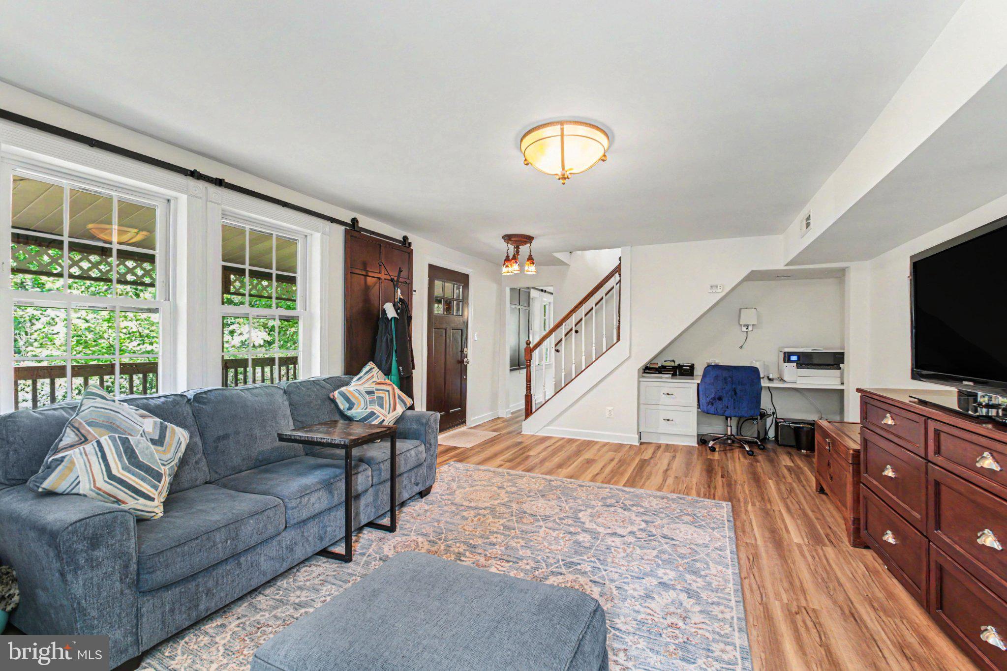6287 Old Zion Road Warrenton, VA 20187 - Photo 8 of 69 Bright and inviting living space.