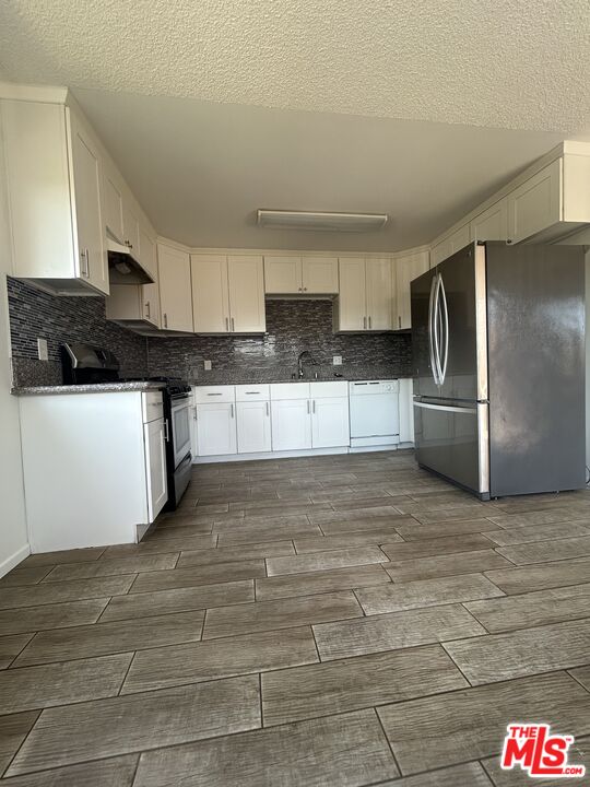 701 Raleigh Street, Unit 4 Glendale, CA 91205 - Photo 5 of 8 Gallery Image 5