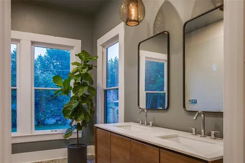 $735,000 | 732 Haines Avenue, Dallas, TX 75208