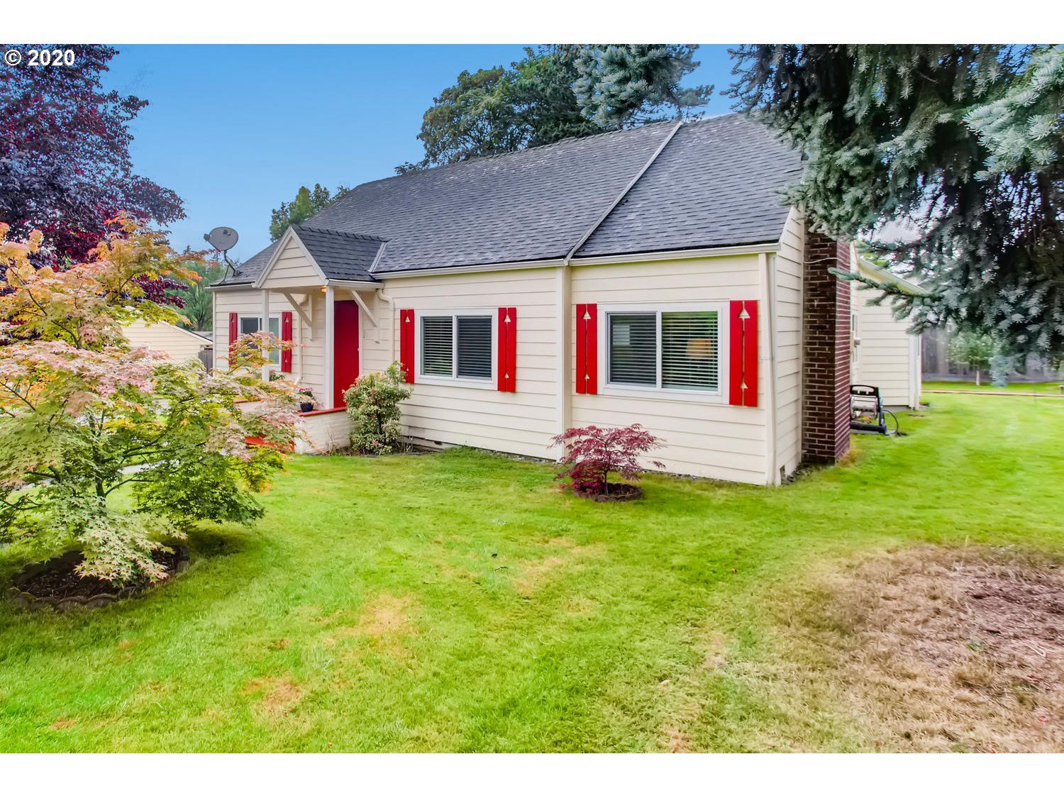 8005 Southwest Locust Street Portland, OR 97223 - Photo 1 of 28 Gallery Image 1