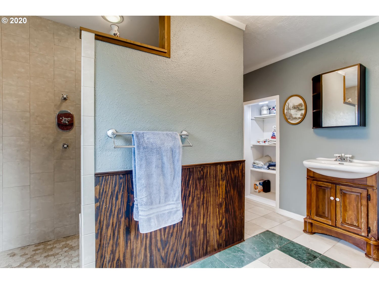 8005 Southwest Locust Street Portland, OR 97223 - Photo 12 of 28 Bathroom, Attached