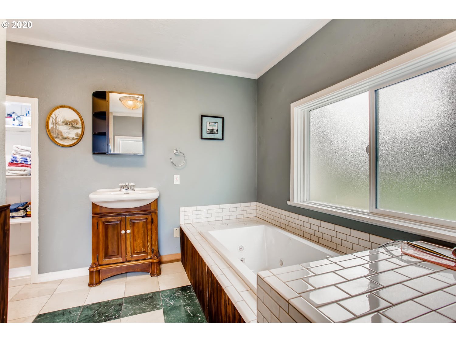 8005 Southwest Locust Street Portland, OR 97223 - Photo 13 of 28 Bathroom, Attached
