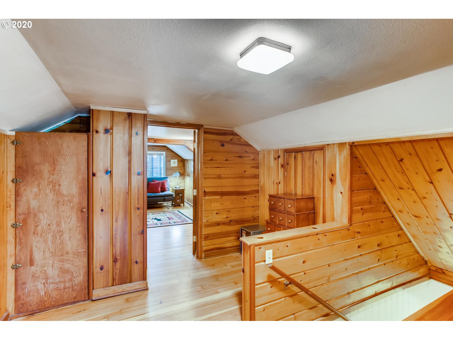 8005 Southwest Locust Street Portland, OR 97223 - Photo 20 of 28 Loft