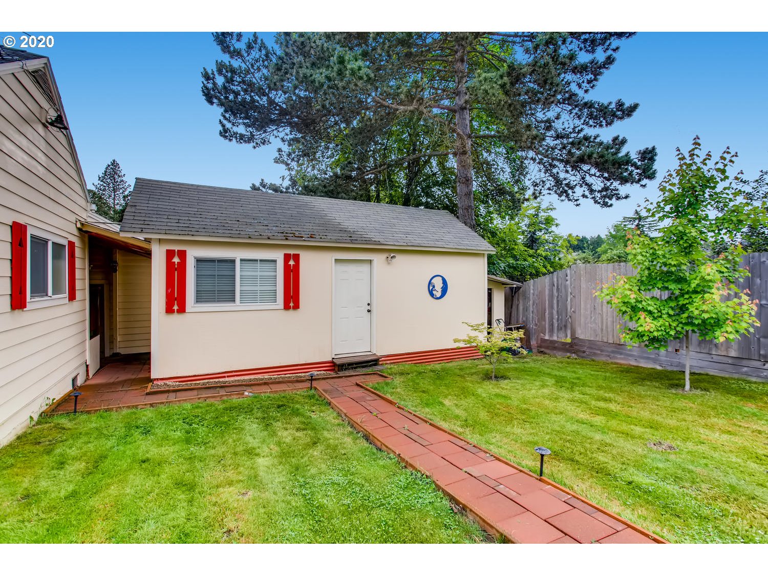 8005 Southwest Locust Street Portland, OR 97223 - Photo 23 of 28 Studio