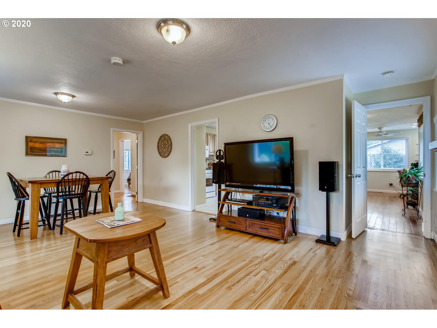8005 Southwest Locust Street Portland, OR 97223 - Photo 5 of 28 Living Room/Dining Room