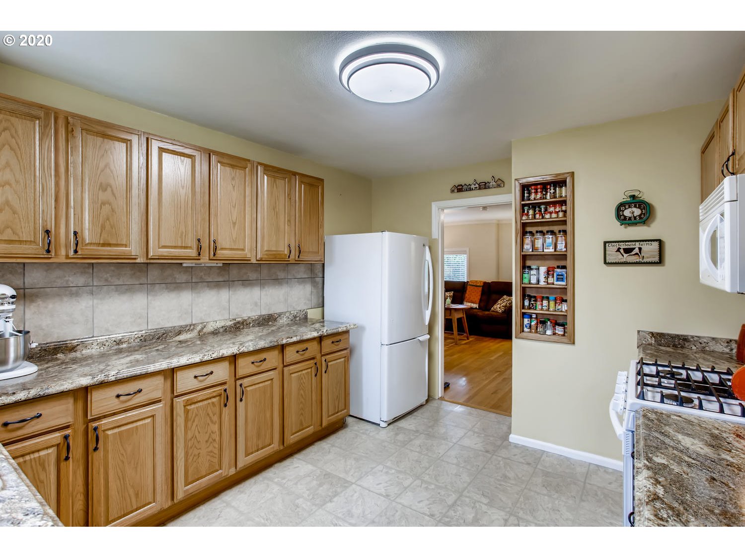 8005 Southwest Locust Street Portland, OR 97223 - Photo 7 of 28 Kitchen