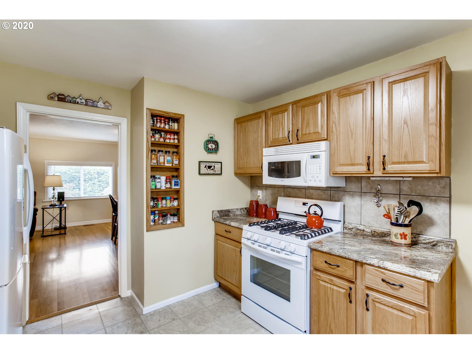 8005 Southwest Locust Street Portland, OR 97223 - Photo 8 of 28 Gallery Image 8