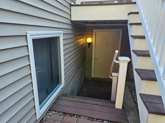 $1,800 | 30 Sterling Lane, South Berwick, ME 03908