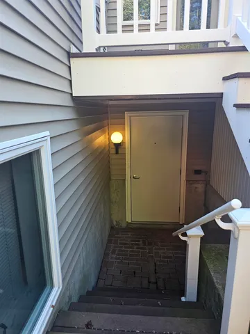 $1,800 | 30 Sterling Lane, South Berwick, ME 03908