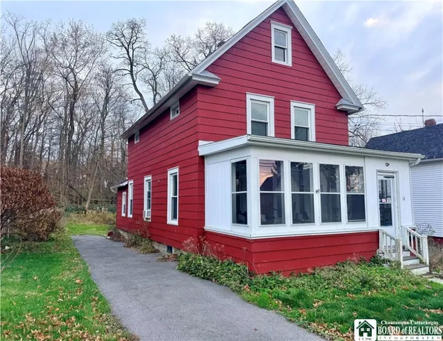 $154,900 | 13 Burgess Street, Hanover, NY 14136