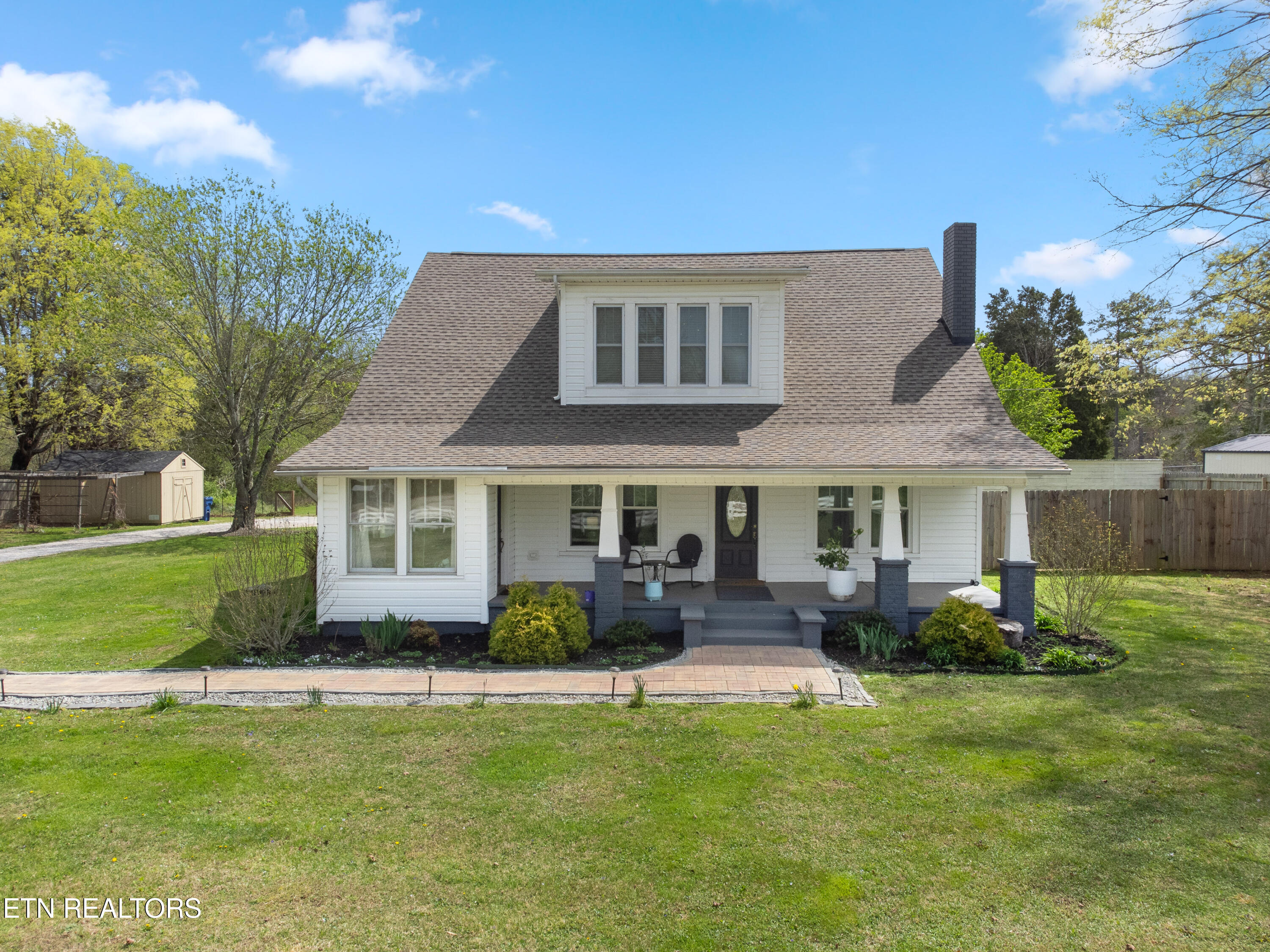 7220 Washington Pike Corryton, TN 37721 - Photo 2 of 60 Outside front 2