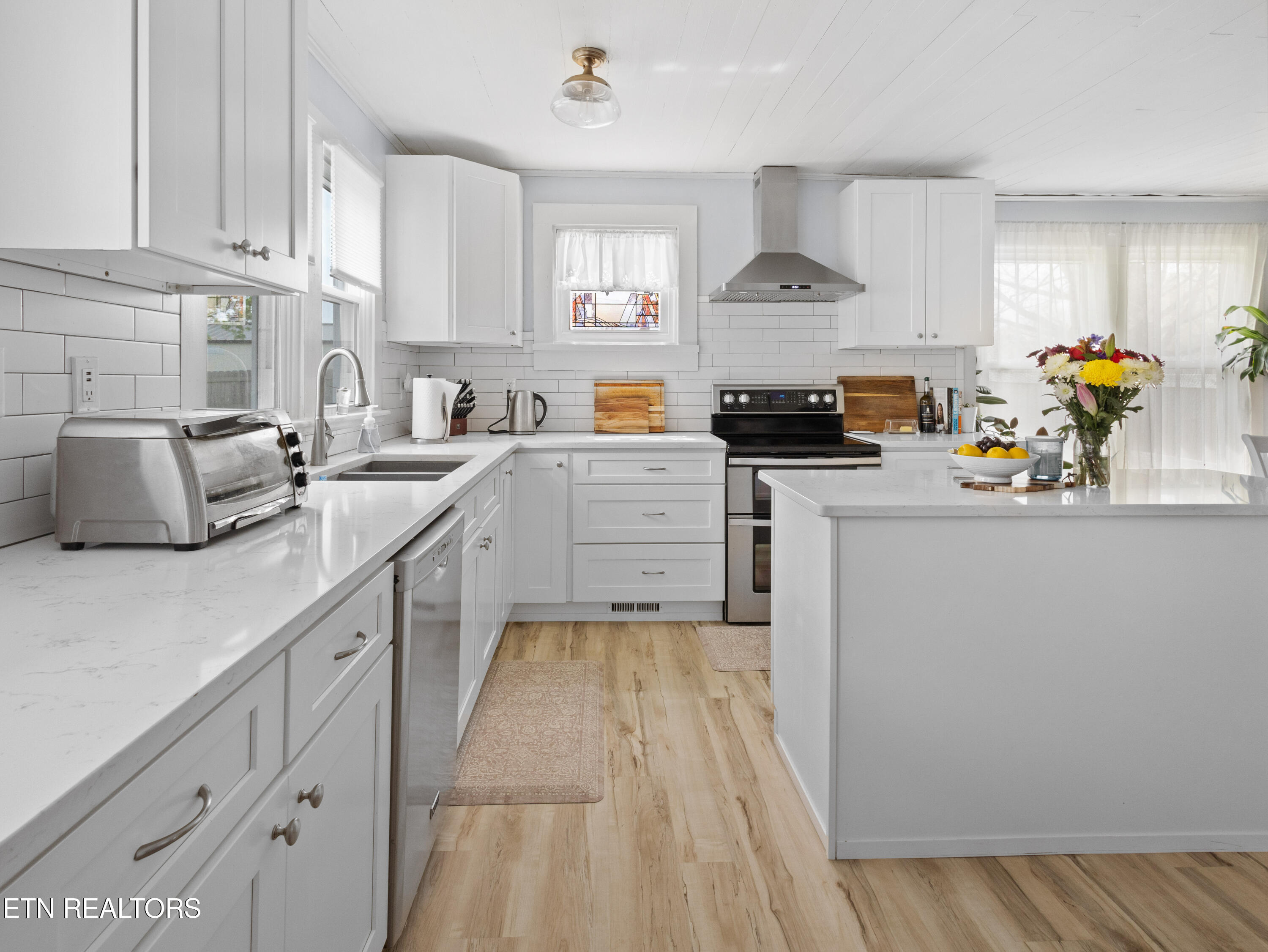 7220 Washington Pike Corryton, TN 37721 - Photo 24 of 60 Kitchen 3
