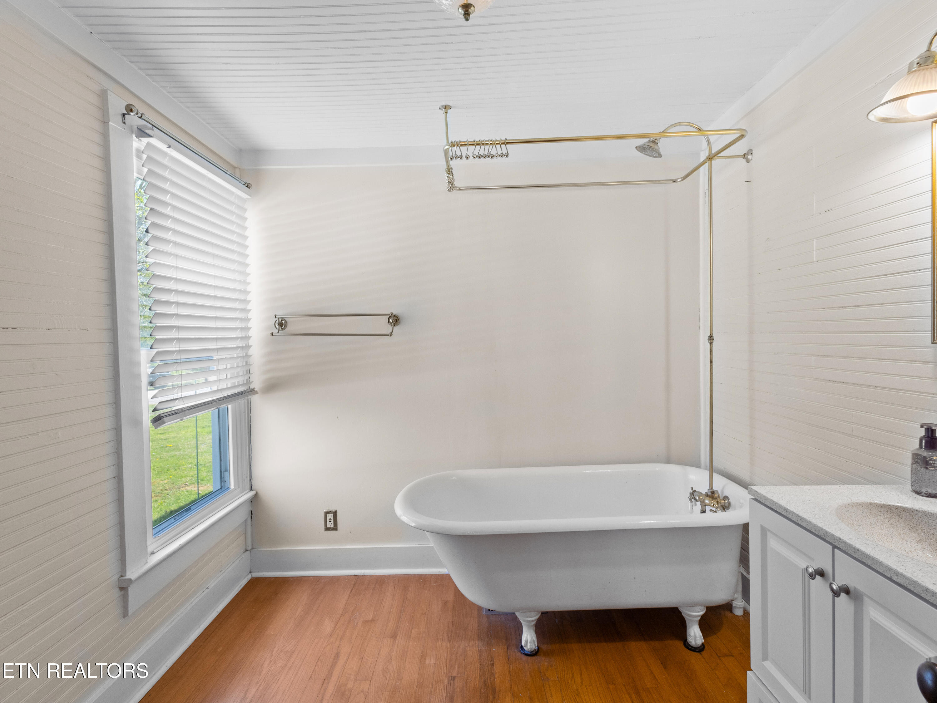 7220 Washington Pike Corryton, TN 37721 - Photo 38 of 60 Bathroom 1