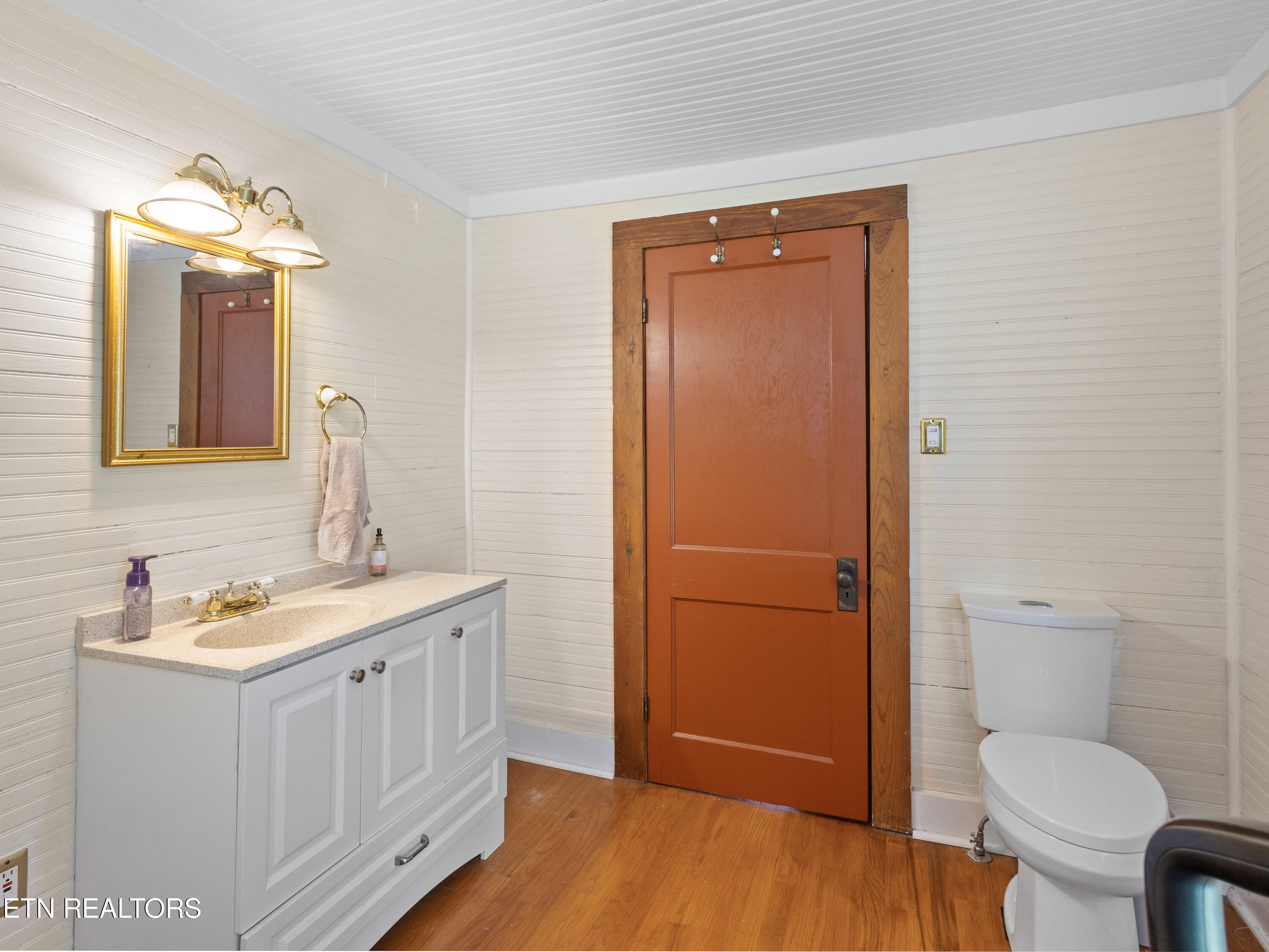 7220 Washington Pike Corryton, TN 37721 - Photo 39 of 60 Bathroom 2