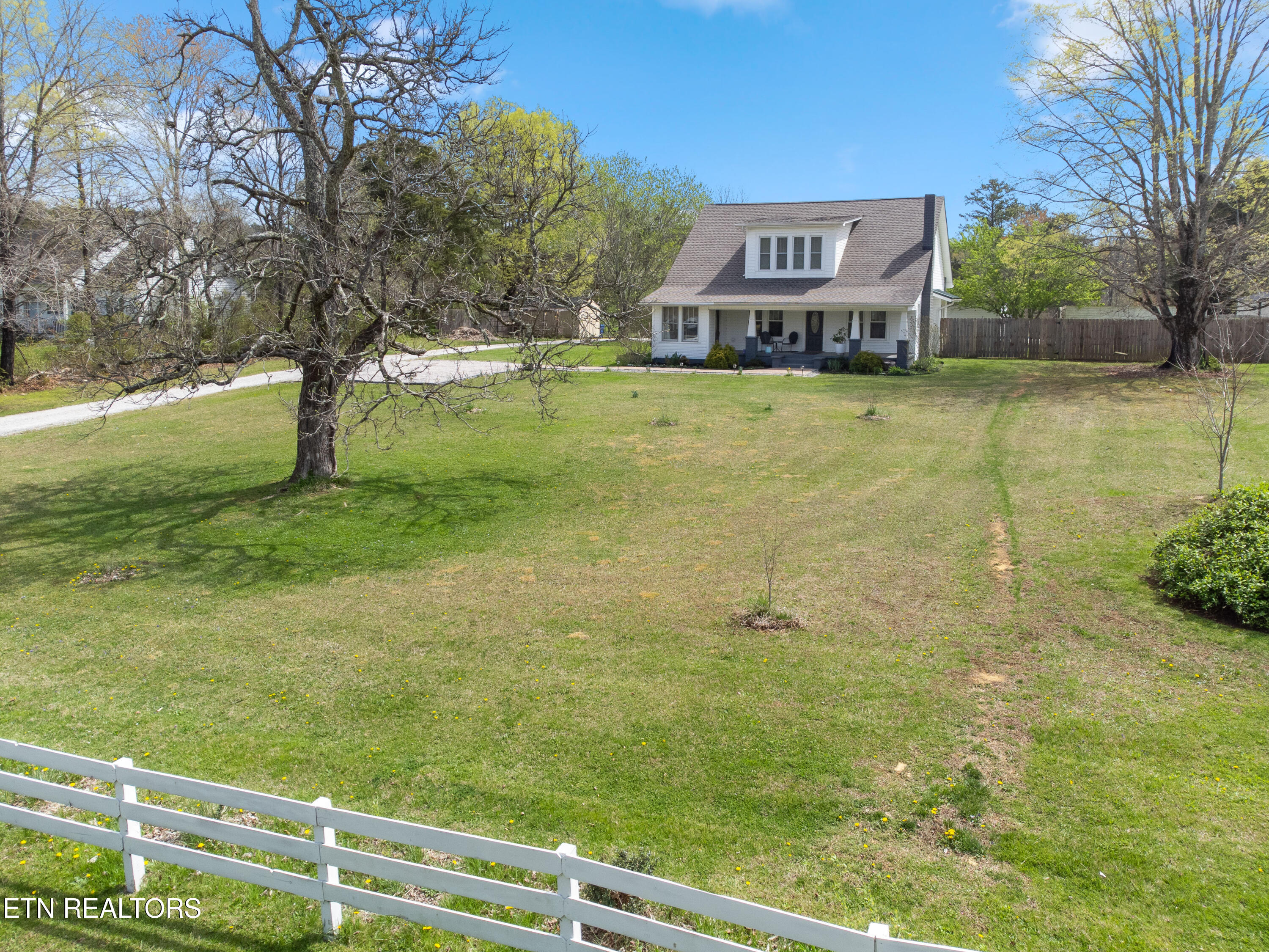 7220 Washington Pike Corryton, TN 37721 - Photo 4 of 60 Outside front 4
