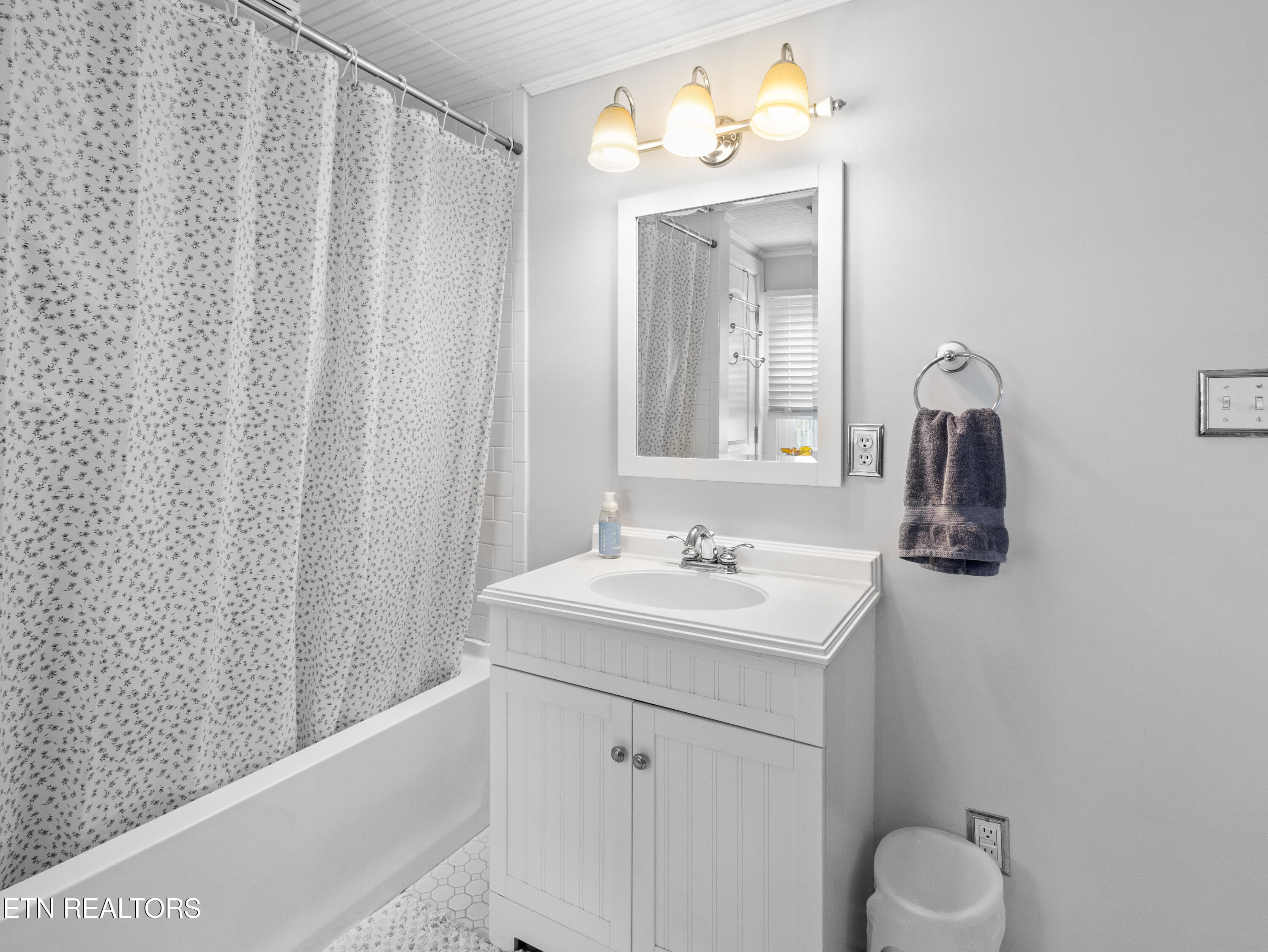 7220 Washington Pike Corryton, TN 37721 - Photo 43 of 60 Bathroom 4