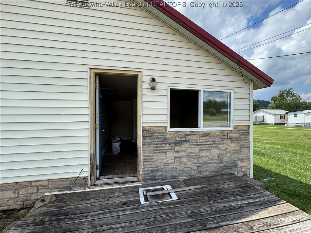 19441 Buffalo Road Buffalo, WV 25033 - Photo 2 of 23 Front of home perfect for watching parades