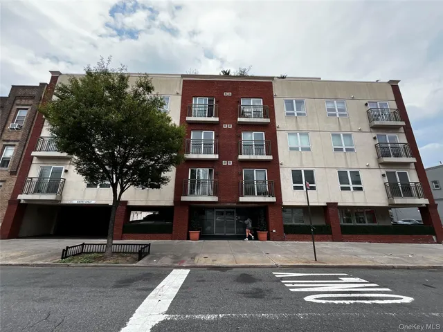 $698,000 | 63-34 Fresh Pond Road, Unit 5C | Ridgewood