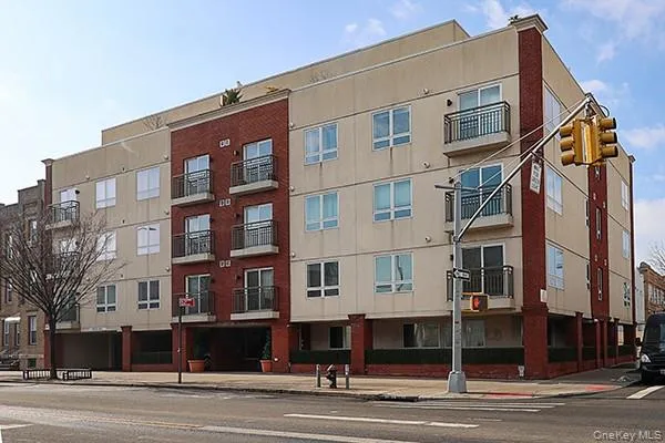 $698,000 | 63-34 Fresh Pond Road, Unit 5C | Ridgewood